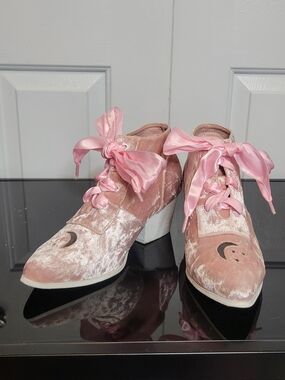 Yru pink aura moon Star booties boots pink pastel velvet size 8 chunky Platform